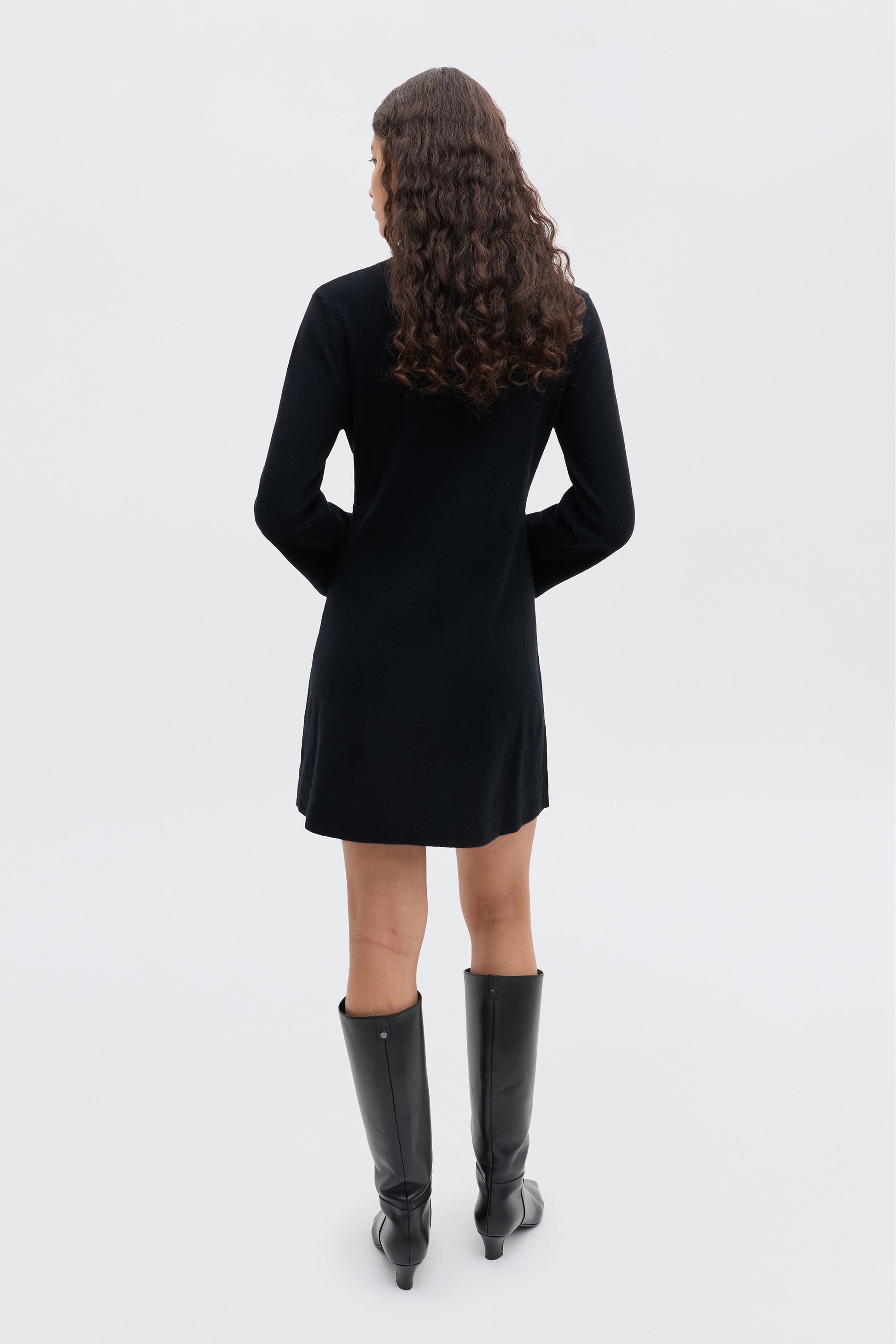 Aly - Black