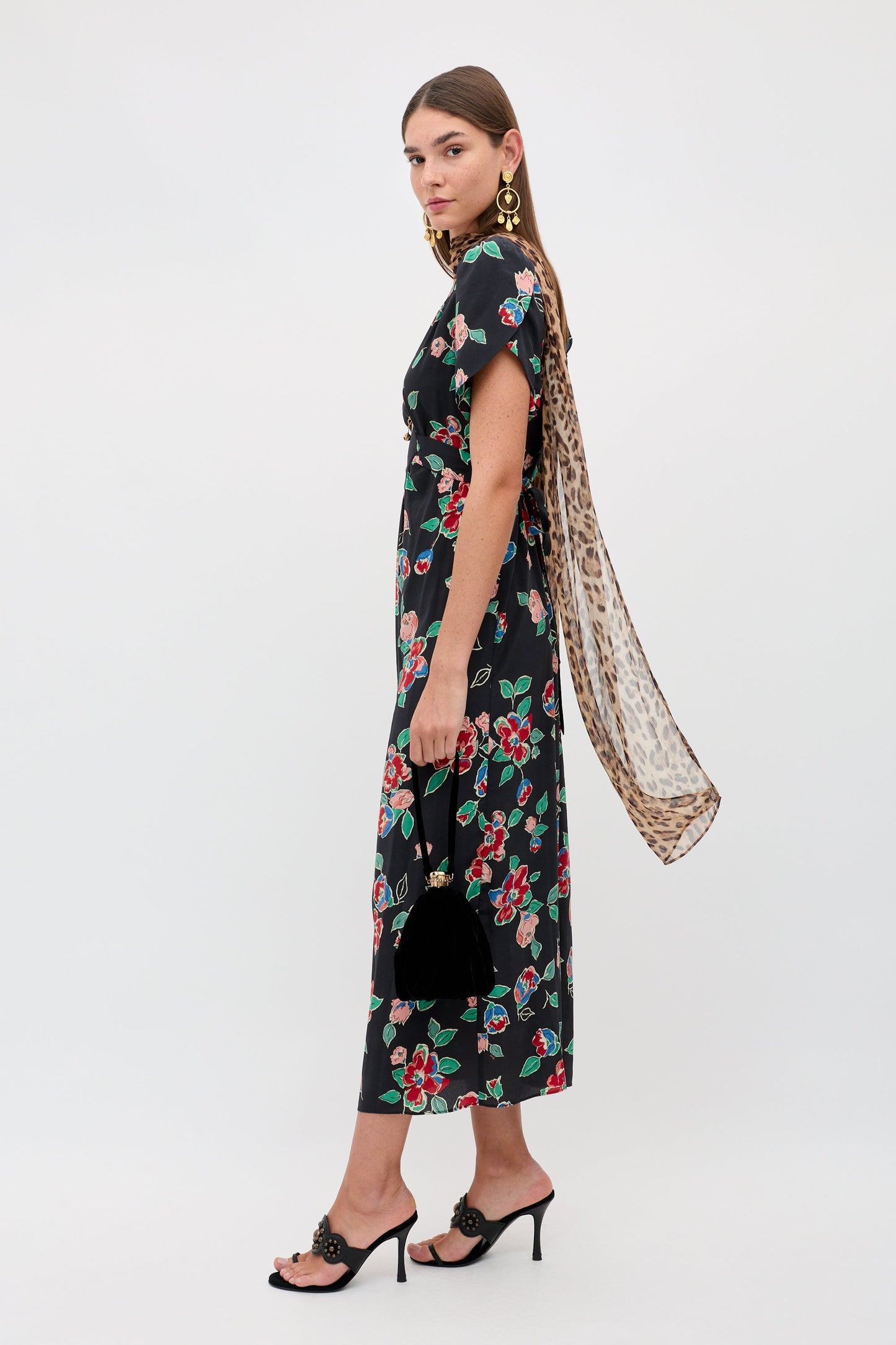 Riella - Kimmie Floral Charcoal