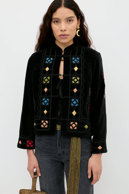 Viktoria  -  Serino Applique Black