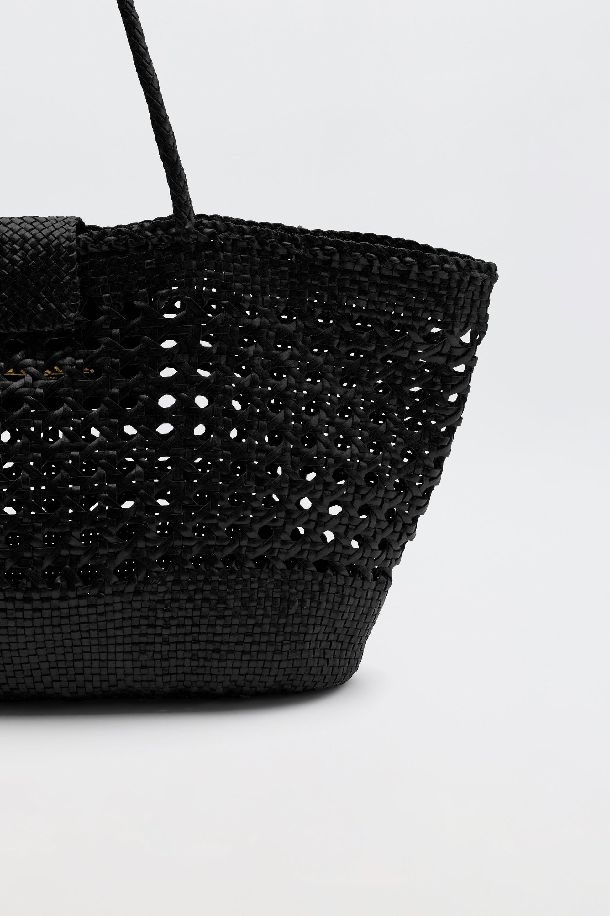 Lucine - Black