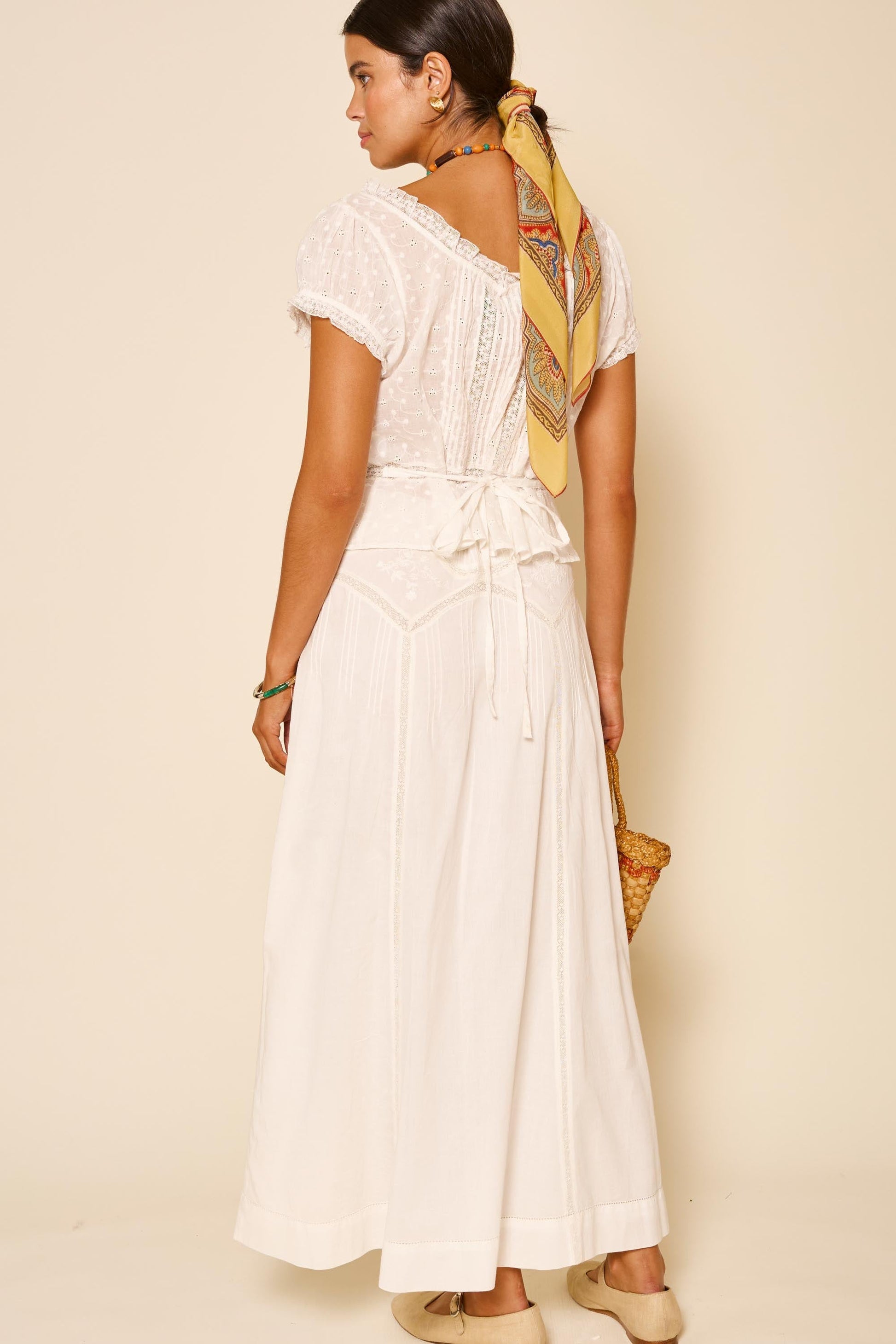 Vienne  -  Pansy Embroidery Ivory