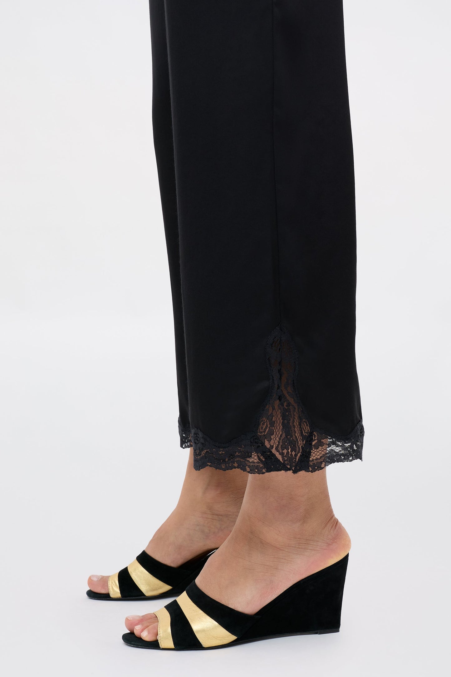 Mireille  -  Black